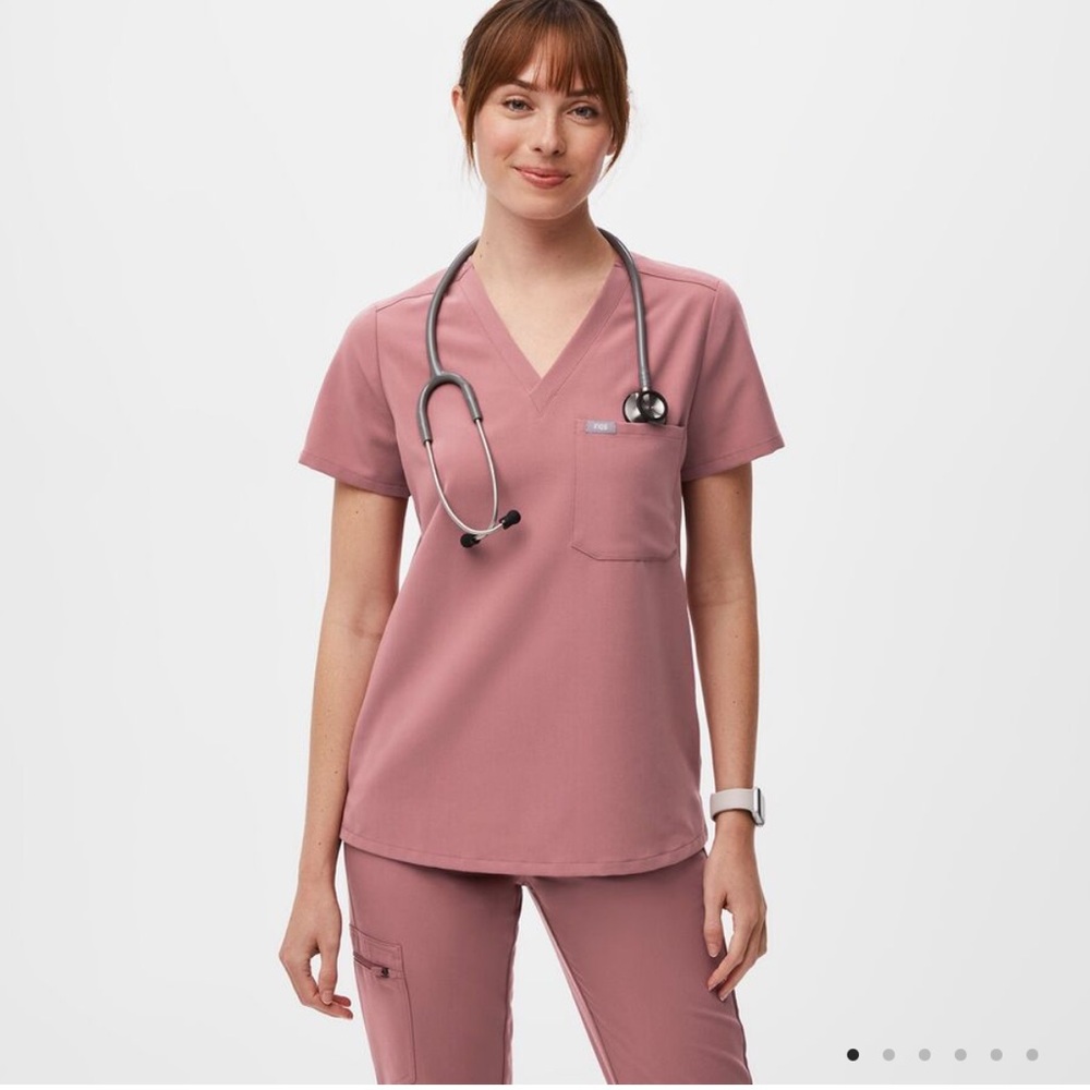 Figs Women's Mauve Pink Scrub Top and Pants Set